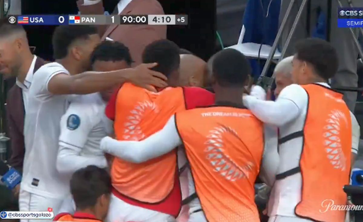 Au eliminat-o pe SUA cu gol în ultimul minut și au sărbătorit sufocându-l pe Thierry Henry: „Era ca în transă, am văzut în ochii lui!”