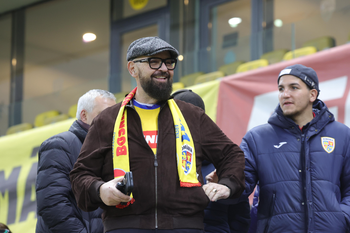 În ziua în care a pierdut procesul cu Agenția Națională de Integritate, Piedone a făcut baie de mulțime la România - Bosnia: „Dacă veneam în inspecție...”