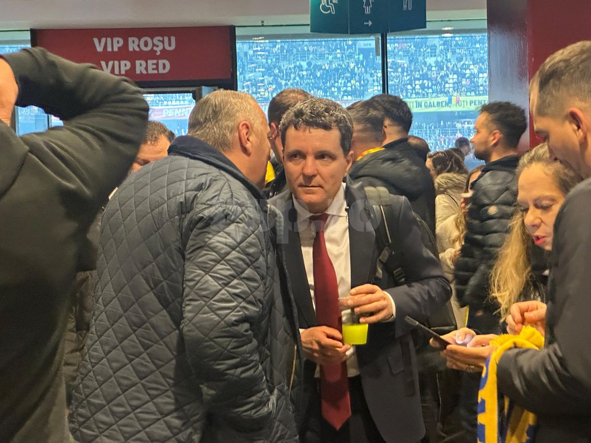 „Eram vârf de atac, dar eram cam pomanagiu” » Nicușor Dan a fost pe Arena Națională, stadion cu 20 de milioane de euro pierderi!