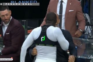 Au eliminat-o pe SUA cu gol în ultimul minut și au sărbătorit sufocându-l pe Thierry Henry: „Era ca în transă, am văzut în ochii lui!”