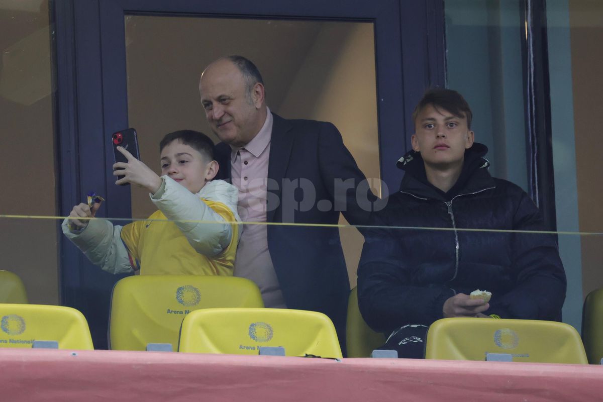 Vedete în tribune la România - Bosnia