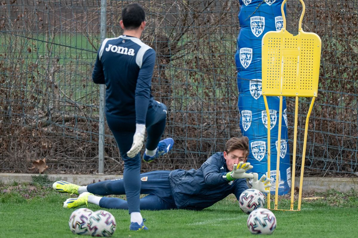 Daniel Ethan Gold a ales să reprezinte România