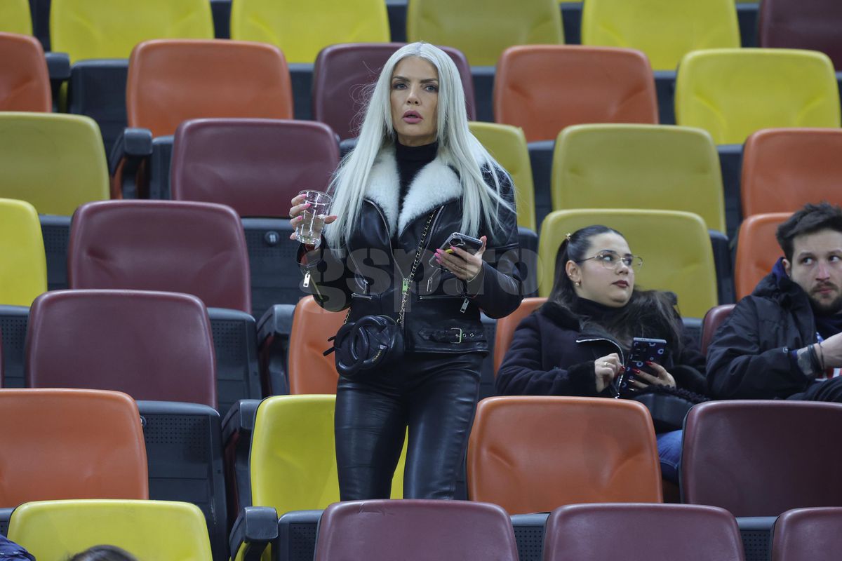 Laura Vicol în „piele” » Vedetele s-au înghesuit în tribunele Arenei Naționale la România - Bosnia