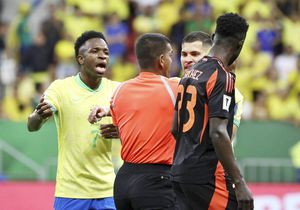 Raphinha a țipat la Vinicius jr! » Ce s-a înâmplat între vedetele Braziliei