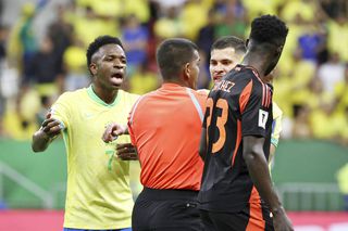 Raphinha a țipat la Vinicius jr! » Ce s-a înâmplat între vedetele Braziliei