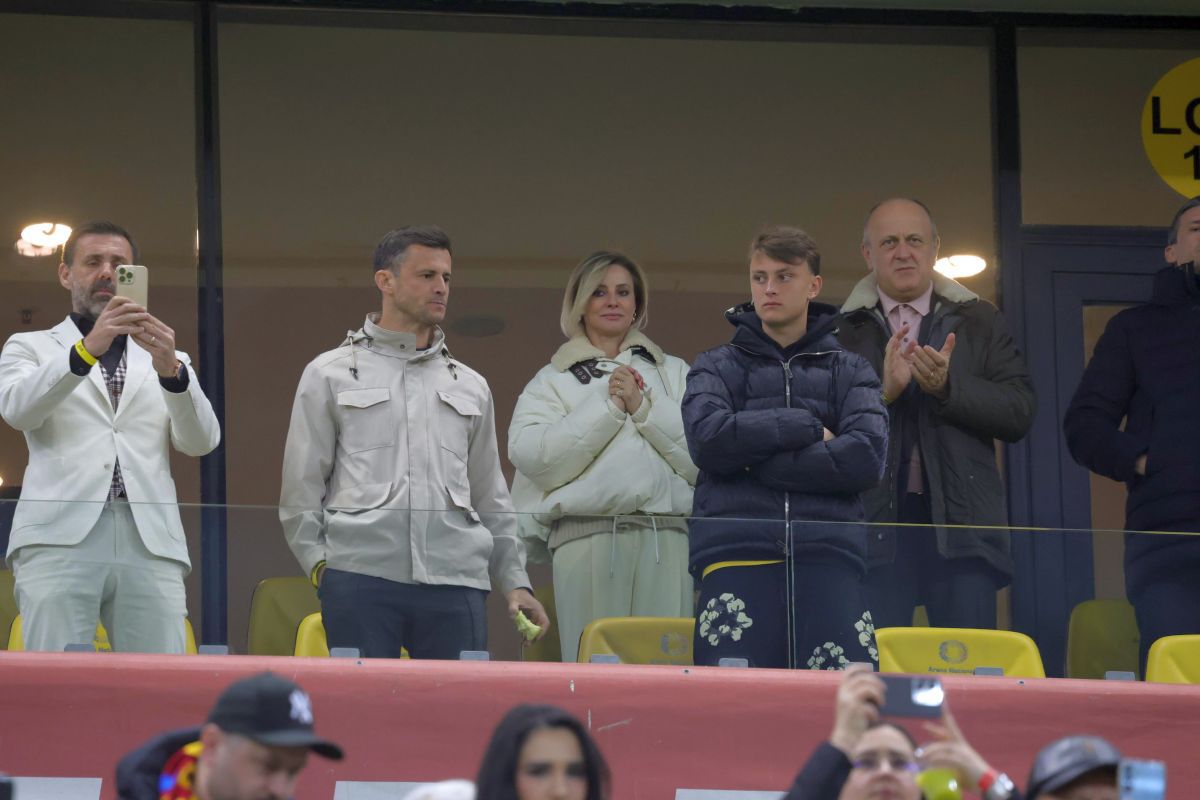 Imaginea serii pe Arena Națională » Rivalii din București, împreună la România - Bosnia