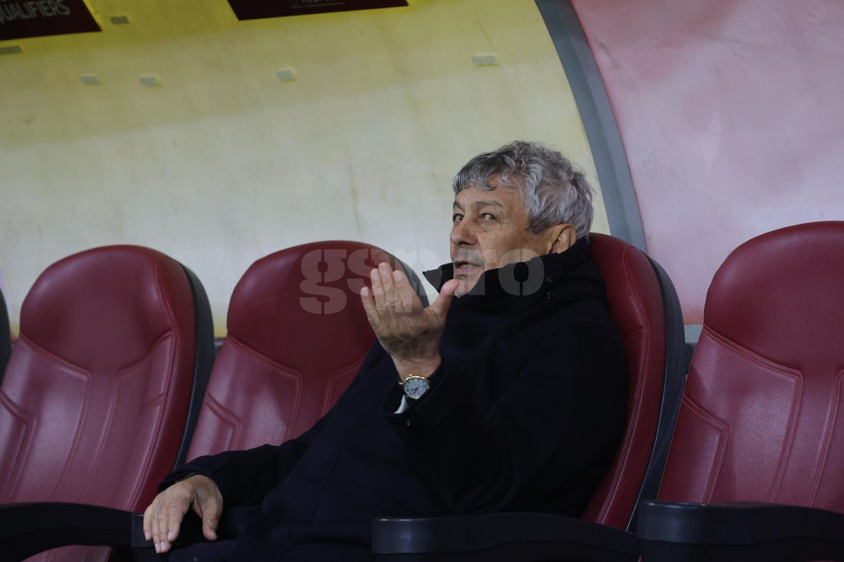 Mircea Lucescu, „împietrit” pe bancă la finalul eșecului cu Bosnia