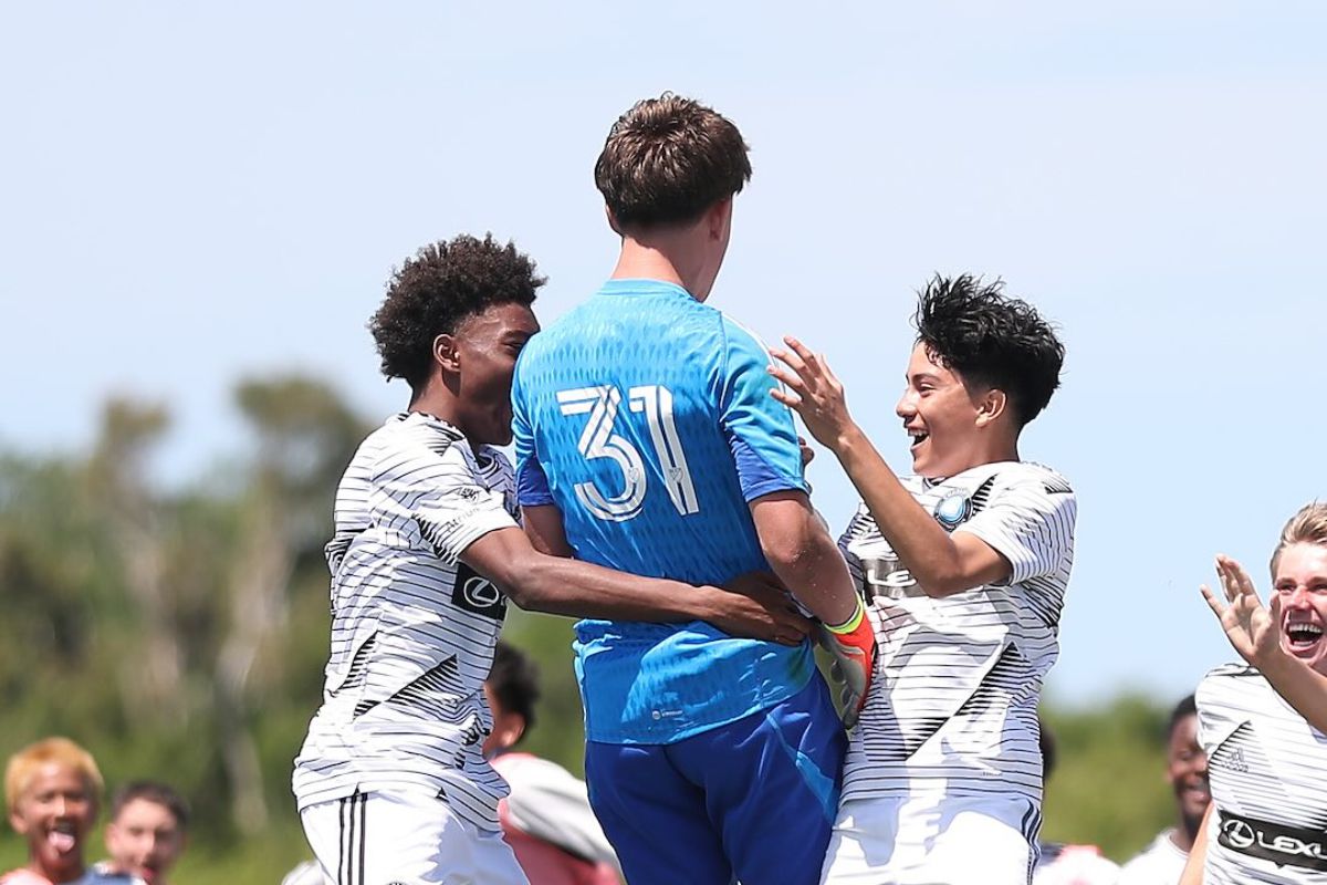 Daniel Ethan Gold a ales să reprezinte România