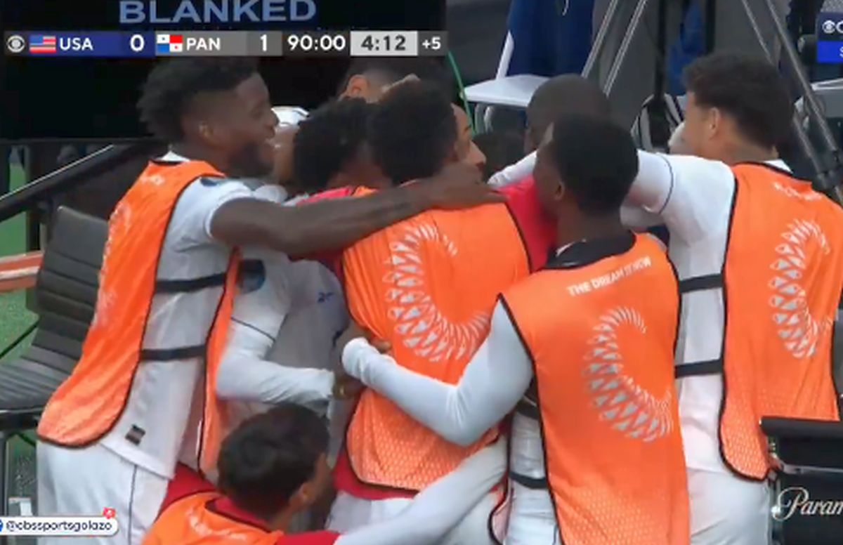 Au eliminat-o pe SUA cu gol în ultimul minut și au sărbătorit sufocându-l pe Thierry Henry: „Era ca în transă, am văzut în ochii lui!”