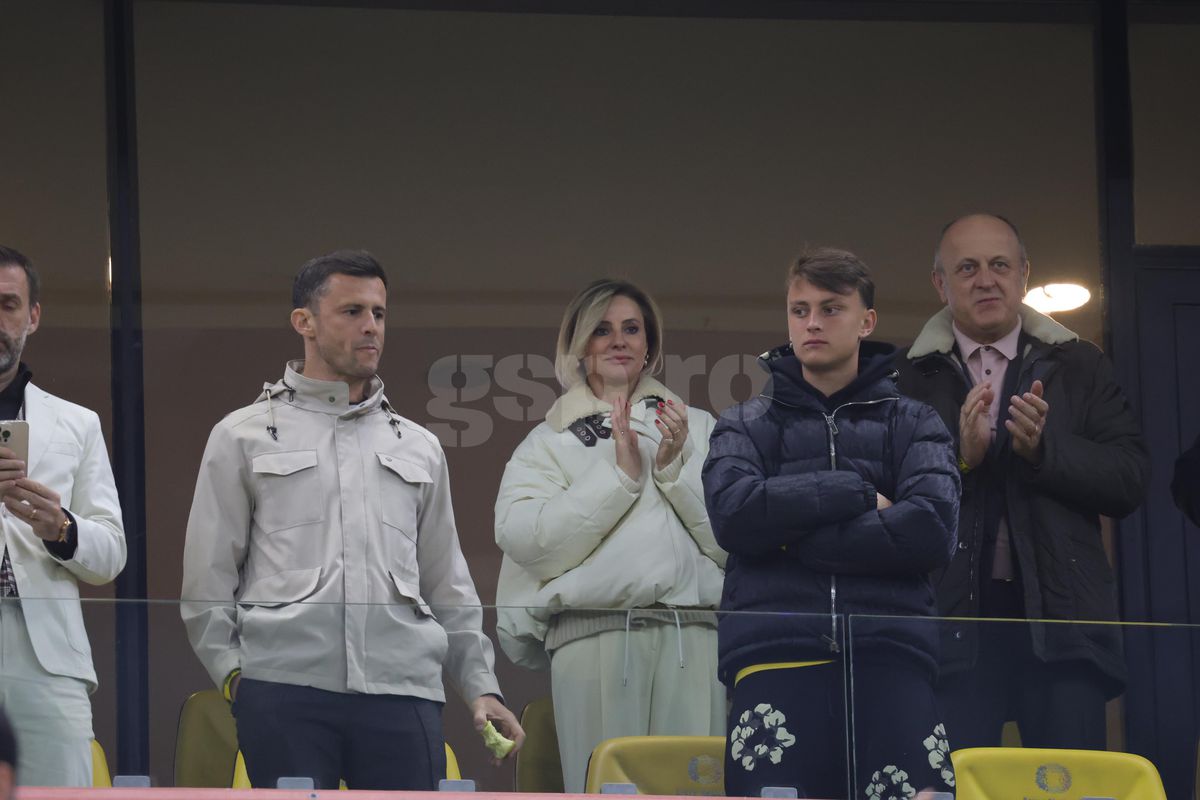 Imaginea serii pe Arena Națională » Rivalii din București, împreună la România - Bosnia