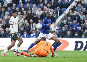 Chelsea, strivită de Everton: Beto a făcut show și Ndiaye un gest controversat