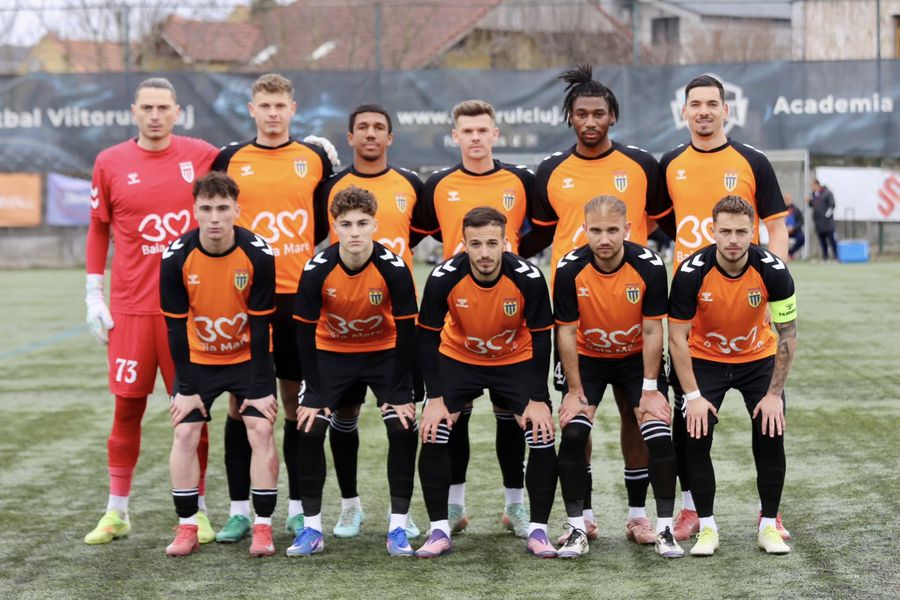 Primarul a făcut scandal după eșecul din ultima rundă: „Nu vreți fotbal?! Plecați acasă!” » Doi fotbaliști, dați imediat afară