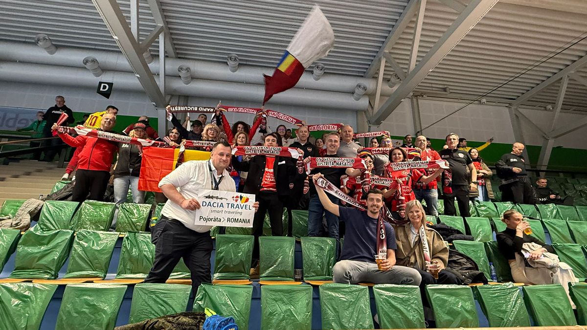 Fanii Gloriei Bistrița susțin echipa Rapidului în Danemarca