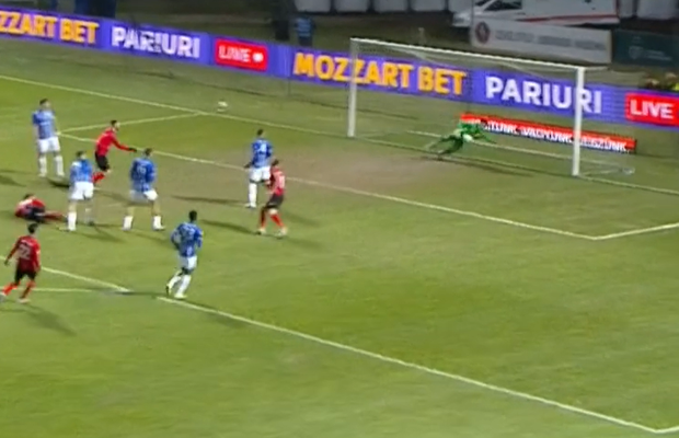 Cel mai bun om al Farului în deplasarea de la Miercurea Ciuc, nedumerit de golul egalizator: „Vreau să dau replay!”