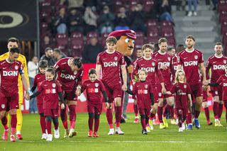CFR Cluj riscă să nu ia licența UEFA! Ce datorie are la Louis Munteanu