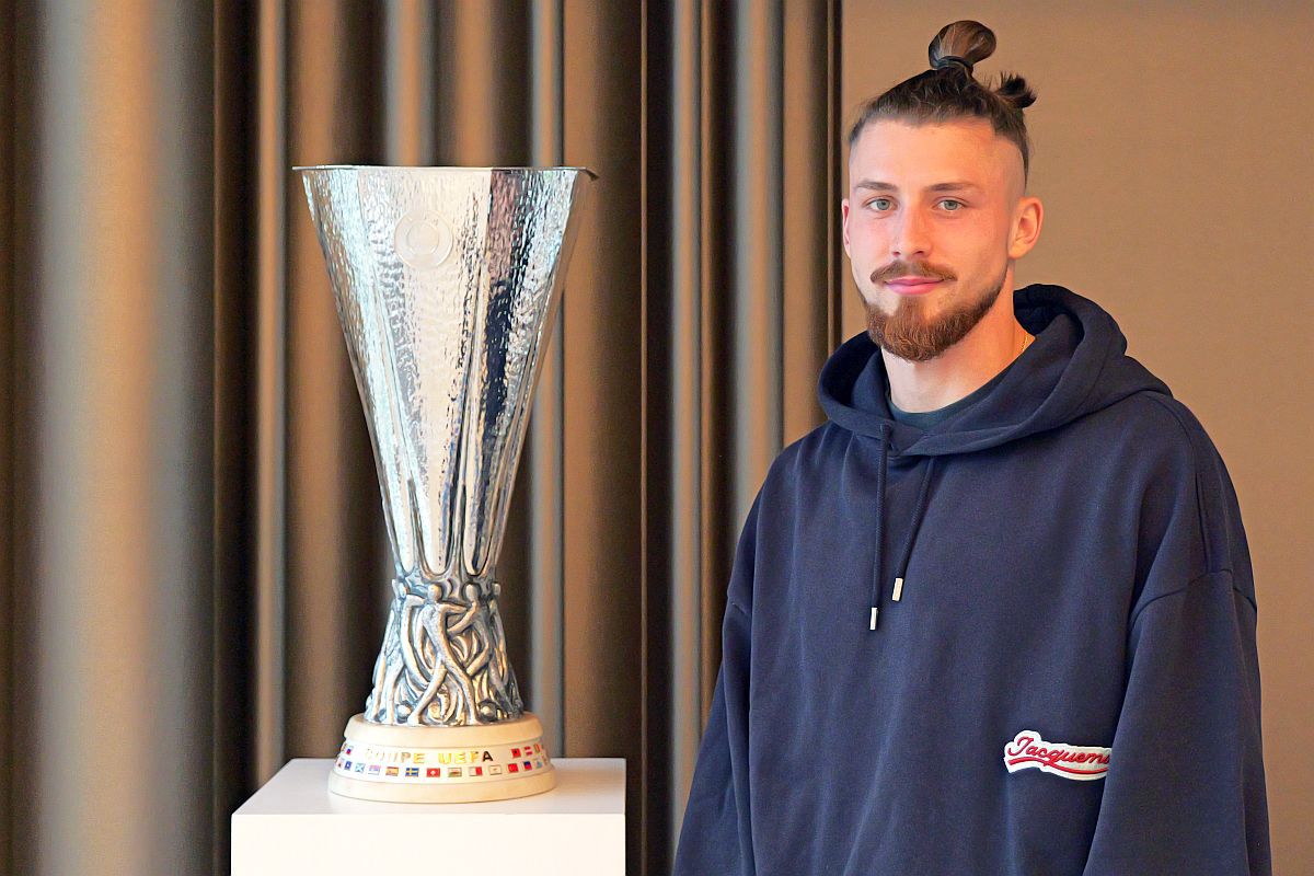 „Prima dată când m-am emoționat până la lacrimi” » Radu Drăgușin despre „anul perfect”, realitatea din Premier League și cumpăna carierei: „Vezi cum e, uneori, viața?”