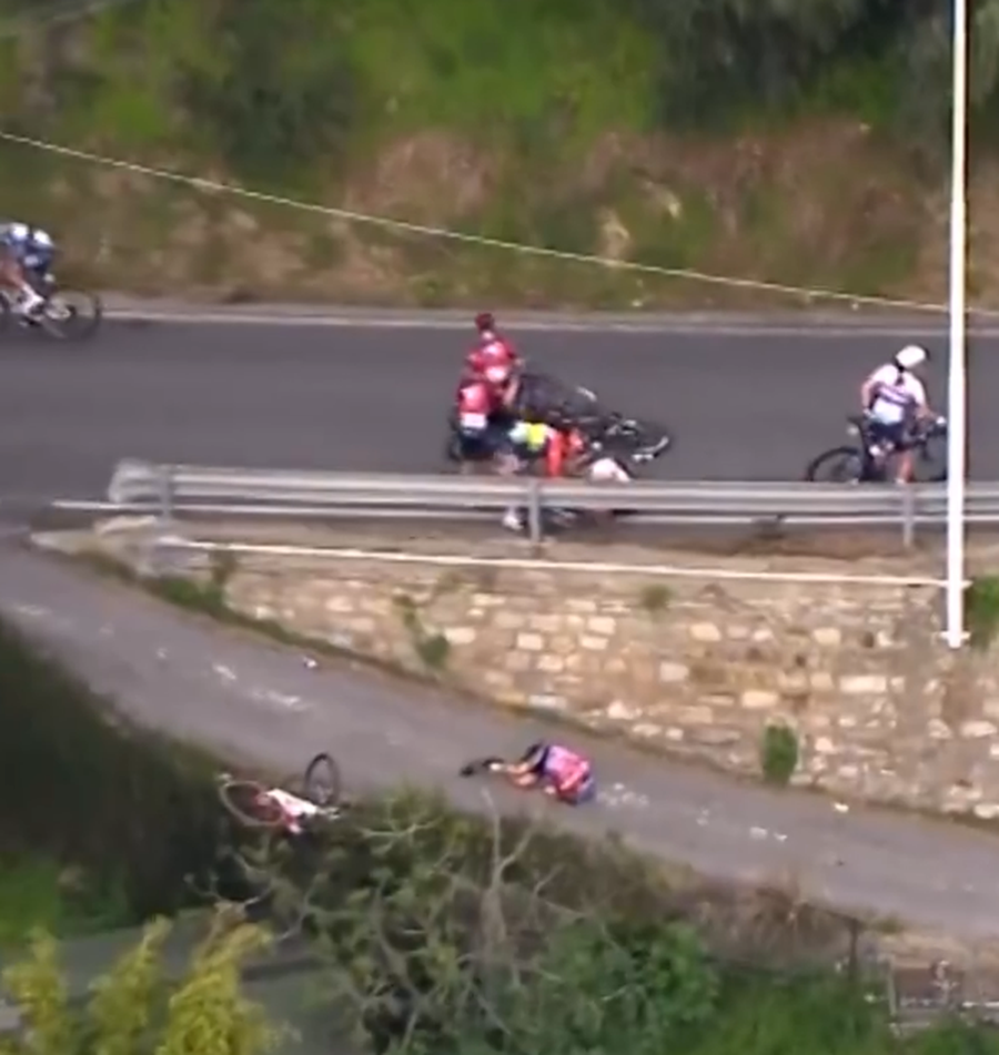 Debora Silvestri, ciclista care a căzut în Milano-Sanremo, a vorbit despre clipele teribile prin care a trecut: „Medicii spun că e nevoie de răbdare”