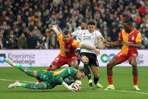 Portarul turc Uğurcan Çakır a absentat de la antrenamentul de sâmbătă înainte de Turcia - România // foto: Imago