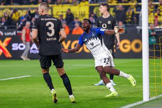 Fostul golgheter din Superliga, gol pe terenul Borussiei Dortmund! Meci întors de la 0-2