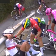 Ciocnire la Milano-Sanremo 2026 / foto: X @SBSSportau