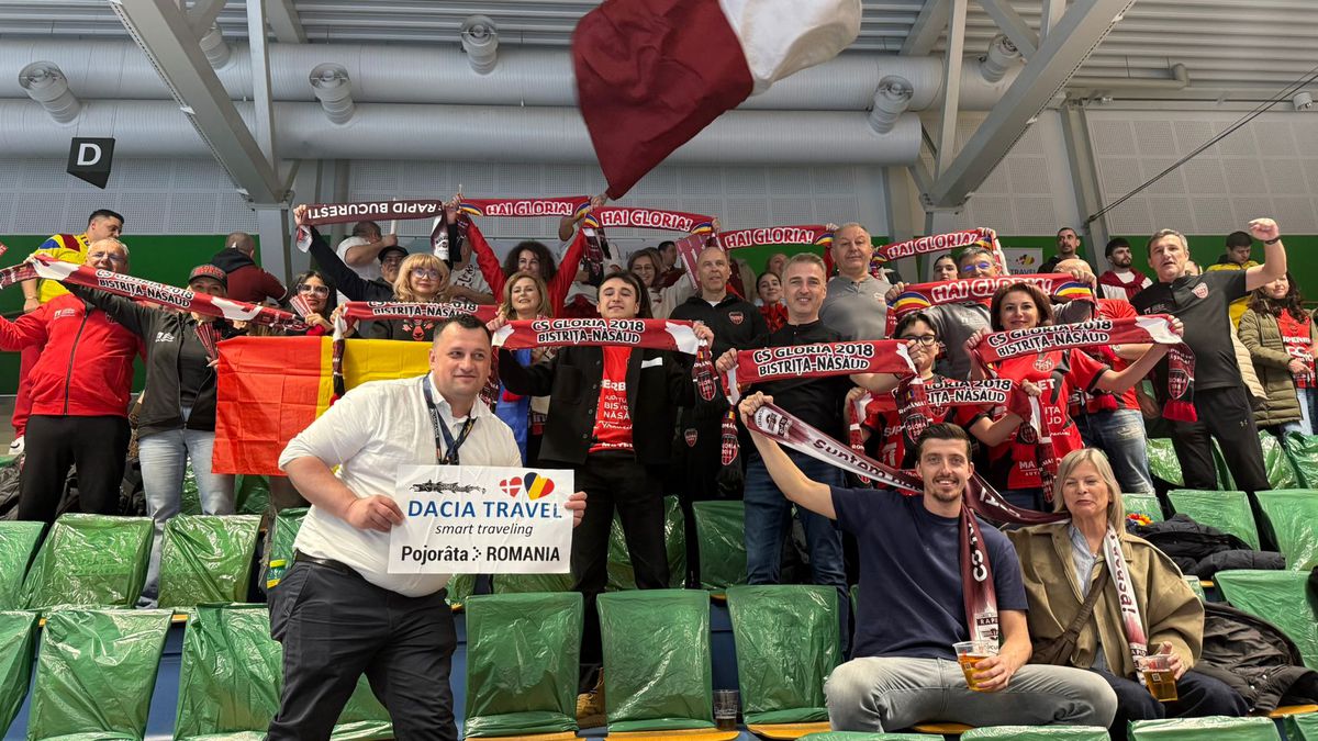 Fanii Gloriei Bistrița susțin echipa Rapidului în Danemarca