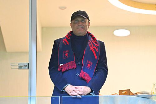 Dan Șucu, urmărind-o pe Genoa de la fața locului/ foto: Getty Images