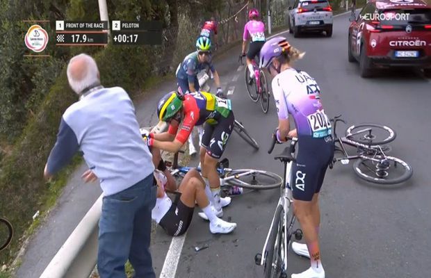 Imagini terifiante la Milano-Sanremo 2026 » Mai multe cicliste s-au ciocnit groaznic