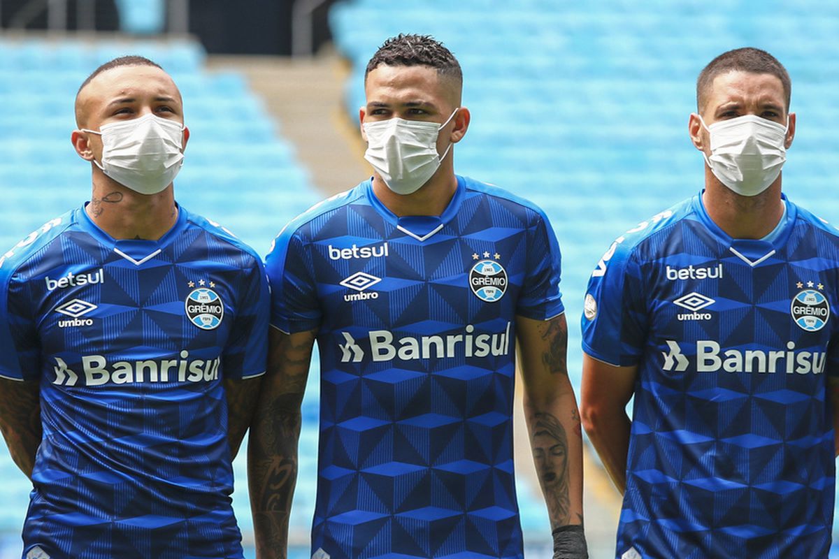 ANALIZĂ. Ghidul reîntoarcerii la fotbal » Documentul pe care toate echipele trebuie să-l semneze şi apoi să-l respecte pentru a putea reveni la antrenamente