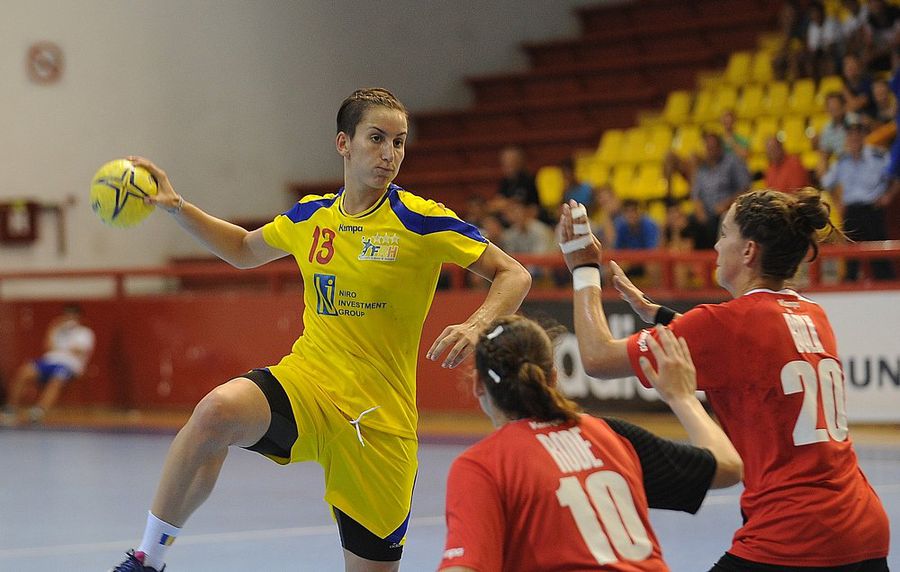 Cristina Laslo în finala Mondialului de junioare din 2014, contra Germaniei Cristina Laslo în finala Mondialului de junioare din 2014, contra Germaniei