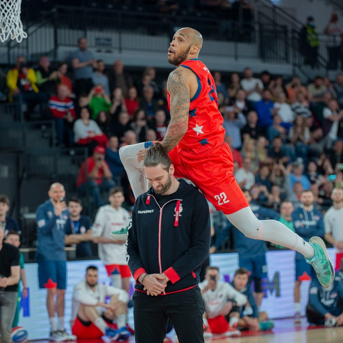 Sala de 30 de milioane de euro, inaugurată cu un eveniment în stil american » Imagini spectaculoase