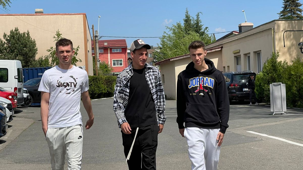 Jucătorii de la FCSB, în vizită la centrul de zi „Casa Speranței”: „Sunt drăgălași și sper să venim mai des”