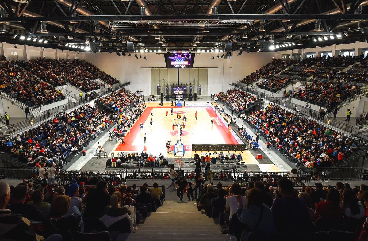 Sala de 30 de milioane de euro, inaugurată cu un eveniment în stil american » Imagini spectaculoase