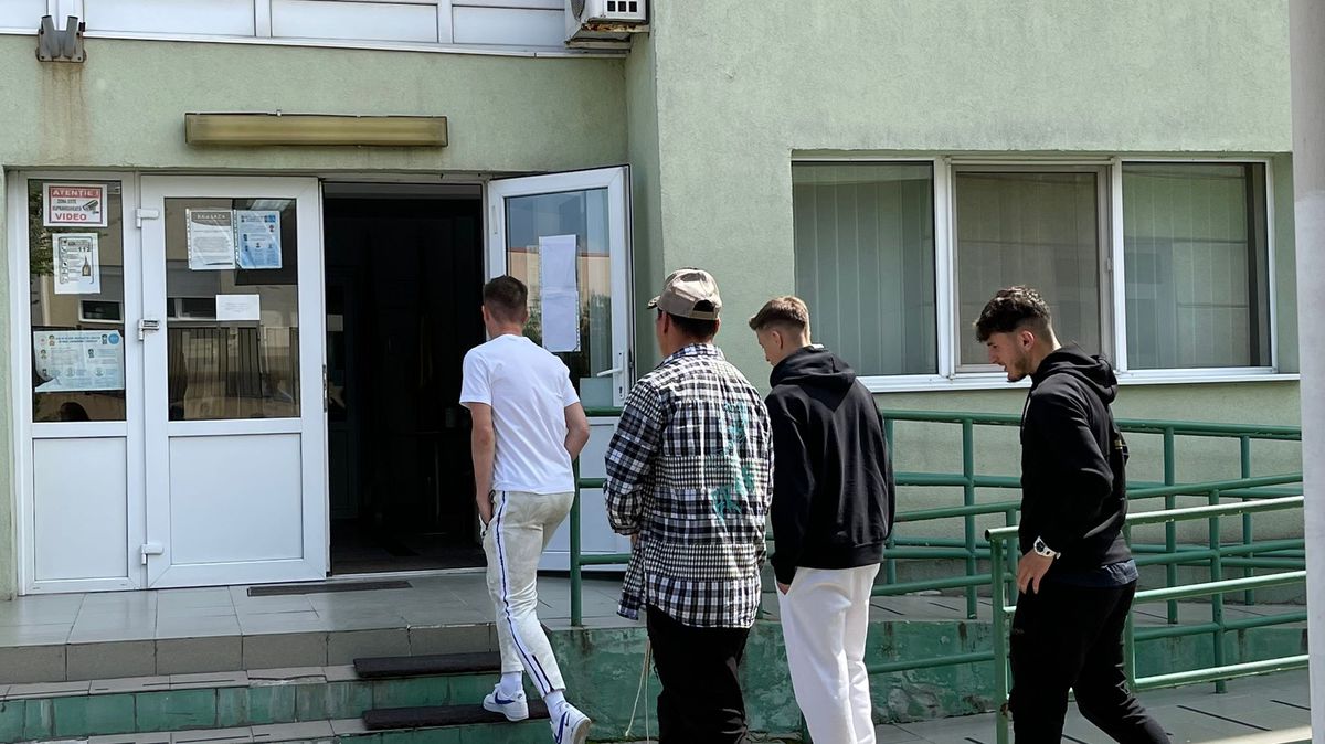 Jucătorii de la FCSB, în vizită la centrul de zi „Casa Speranței”: „Sunt drăgălași și sper să venim mai des”