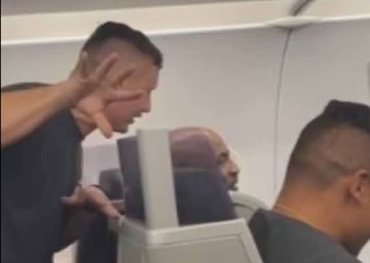 Mike Tyson, bătaie în avion