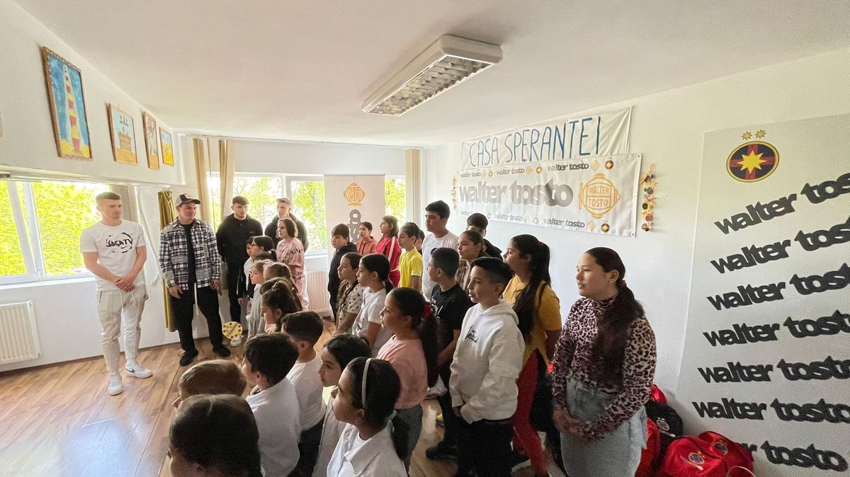 Jucătorii de la FCSB, în vizită la centrul de zi „Casa Speranței”: „Sunt drăgălași și sper să venim mai des”