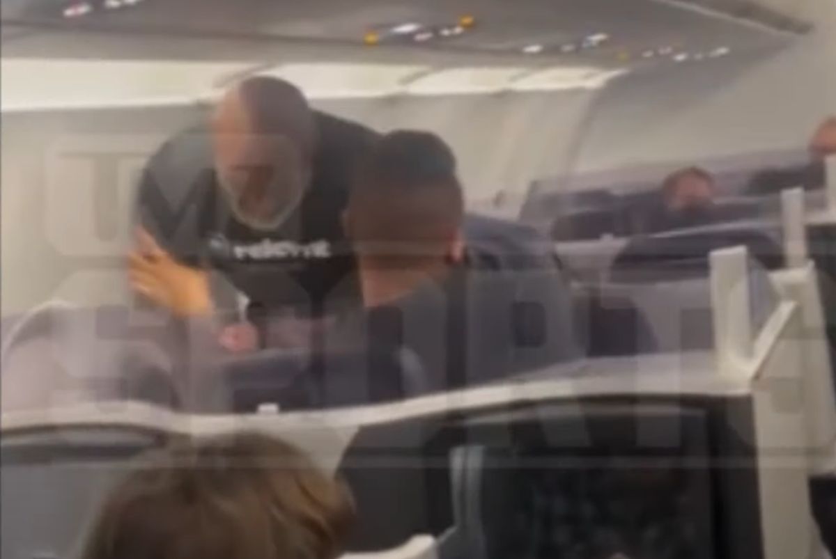 Mike Tyson și-a ieșit din minți în avion » A bătut un pasager! De ce la ce pornit totul
