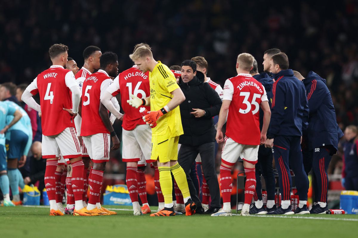 Jamie Carragher mai crede în șansele „tunarilor”: „Arsenal are nevoie de ceva miraculos, dar cursa pentru titlu este în propriile mâini”