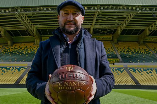 FC Nantes, club fondat pe 21 aprilie 1943, nu l-a uitat pe Viorel Moldovan, fost campion în Ligue 1 cu echipa „canarilor”/ foto: fcnantes.com