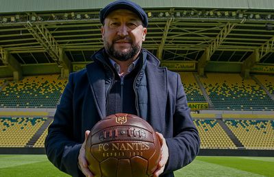 Nu l-au uitat pe Viorel Moldovan » Fostul campion din Ligue 1, parte din sărbătoarea clubului ajuns la 80 de ani: „Nu Barcelona a inventat tiki-taka. De aici a început totul”