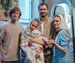 Daniil Medvedev alături de soția sa și de nașii micuței Alisa