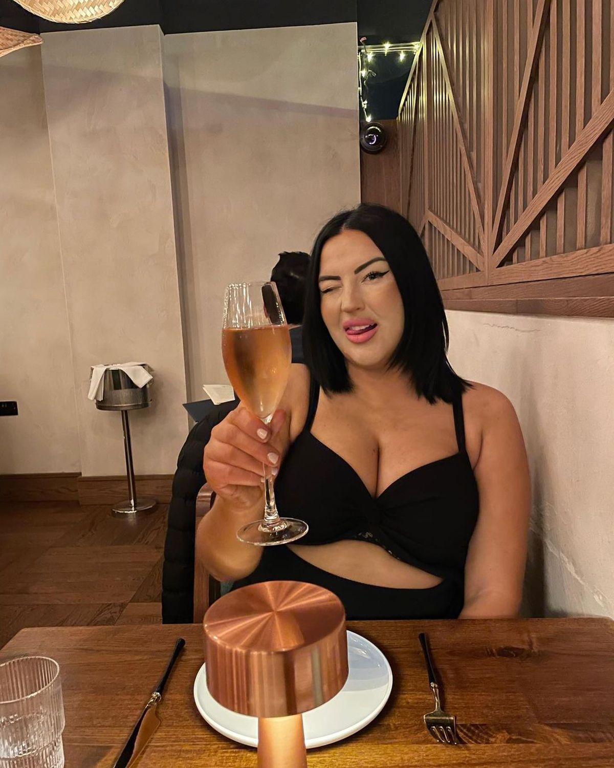 Nora unui fotbalist legendar arată tot pe OnlyFans și se apără: „Nu îi pătez renumele!”