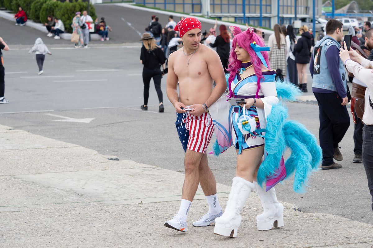 S-a încheiat Comic Con 2024 » Cele mai tari costumații văzute la București, la convenția destinată pasionaţilor de filme, benzi desenate și jocuri video