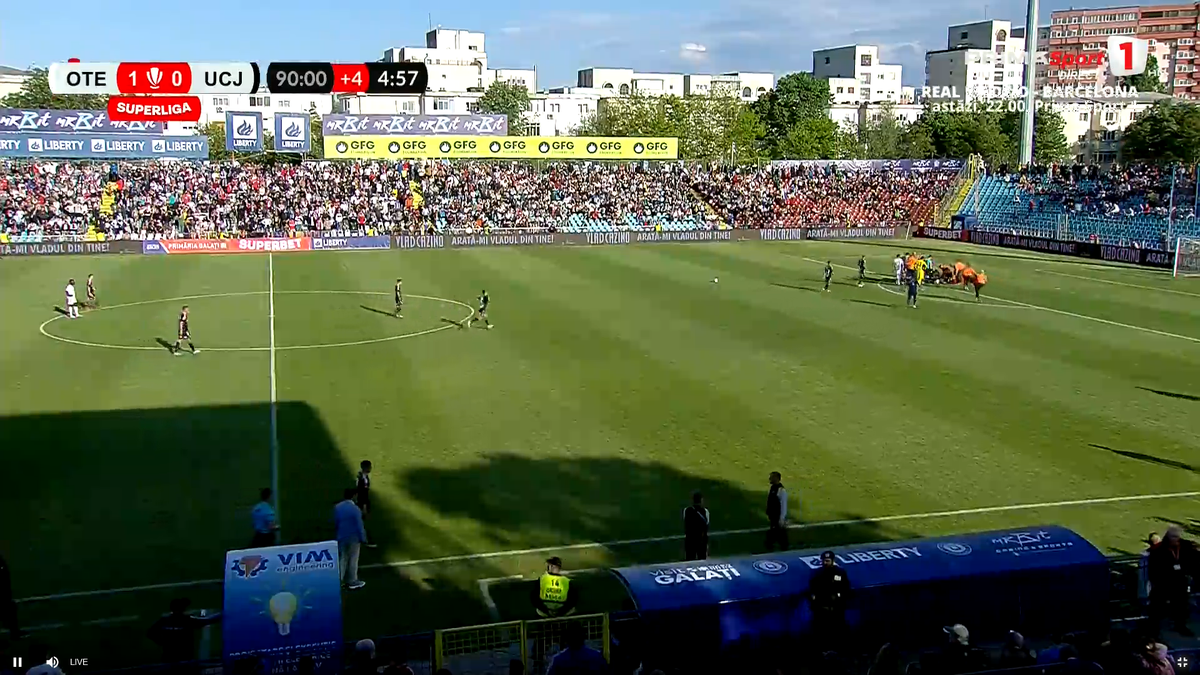 Dan Nistor, plin de sânge la Galați » Imagini dure cu jucătorul lui U Cluj transportat la spital