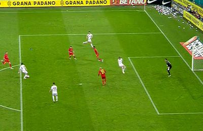 Porumboiu și Balaj resping vehement verdictul dat de Marius Avram la cea mai aprinsă fază din FCSB - Rapid