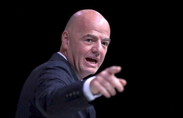 FIFA începe „războiul” cu impresarii » Planul lui Infantino prin care vrea să-i interzică definitiv în fotbal
