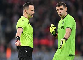 Ce încurcătură! Emiliano Martinez n-a fost eliminat după ce a primit două „galbene”, dar UEFA l-a suspendat » Care e explicația