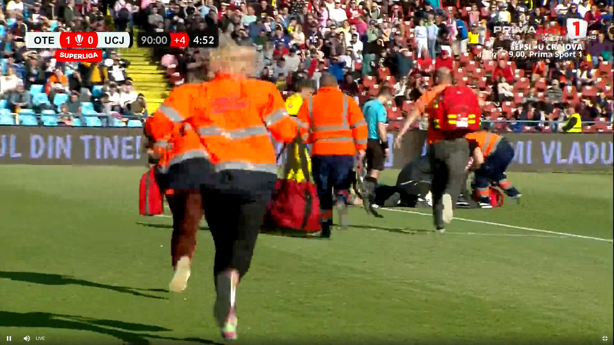 Dan Nistor, plin de sânge la Galați » Imagini dure cu jucătorul lui U Cluj transportat la spital