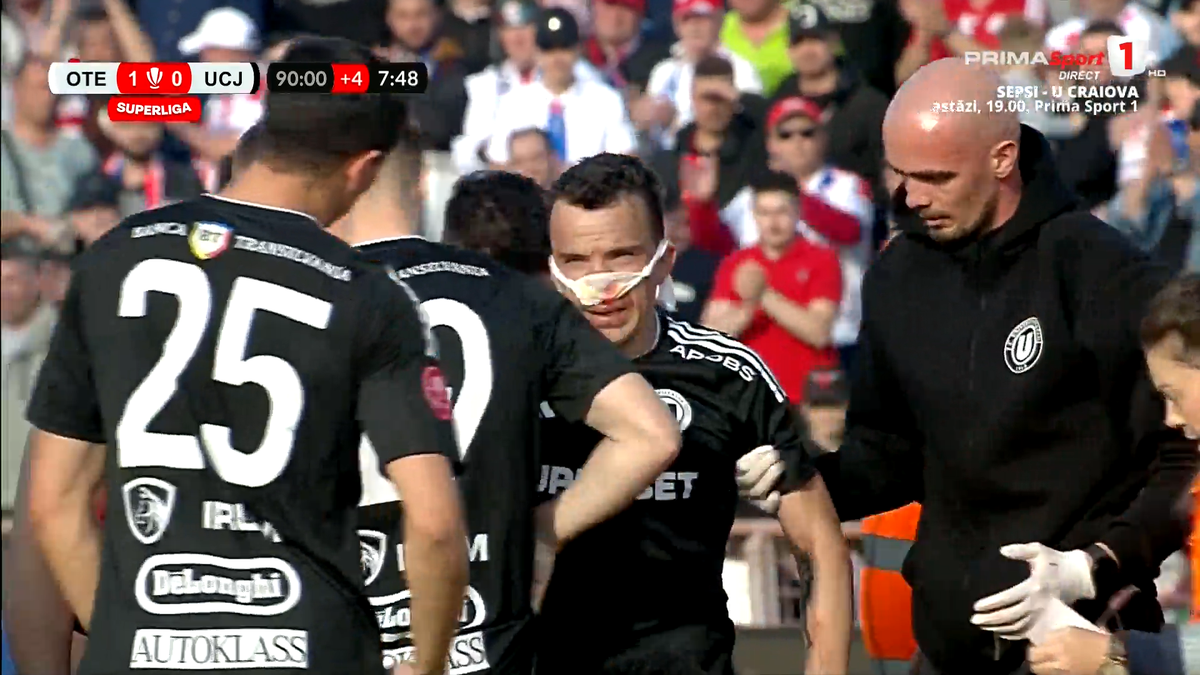 Dan Nistor, plin de sânge la Galați » Imagini dure cu jucătorul lui U Cluj transportat la spital