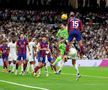 Andriy Lunin, portarul lui Real Madrid, a greșit la golul prin care Barcelona a deschis scorul pe „Santiago Bernabeu”, în El Clasico cu numărul 257/ foto: Guliver/GettyImages