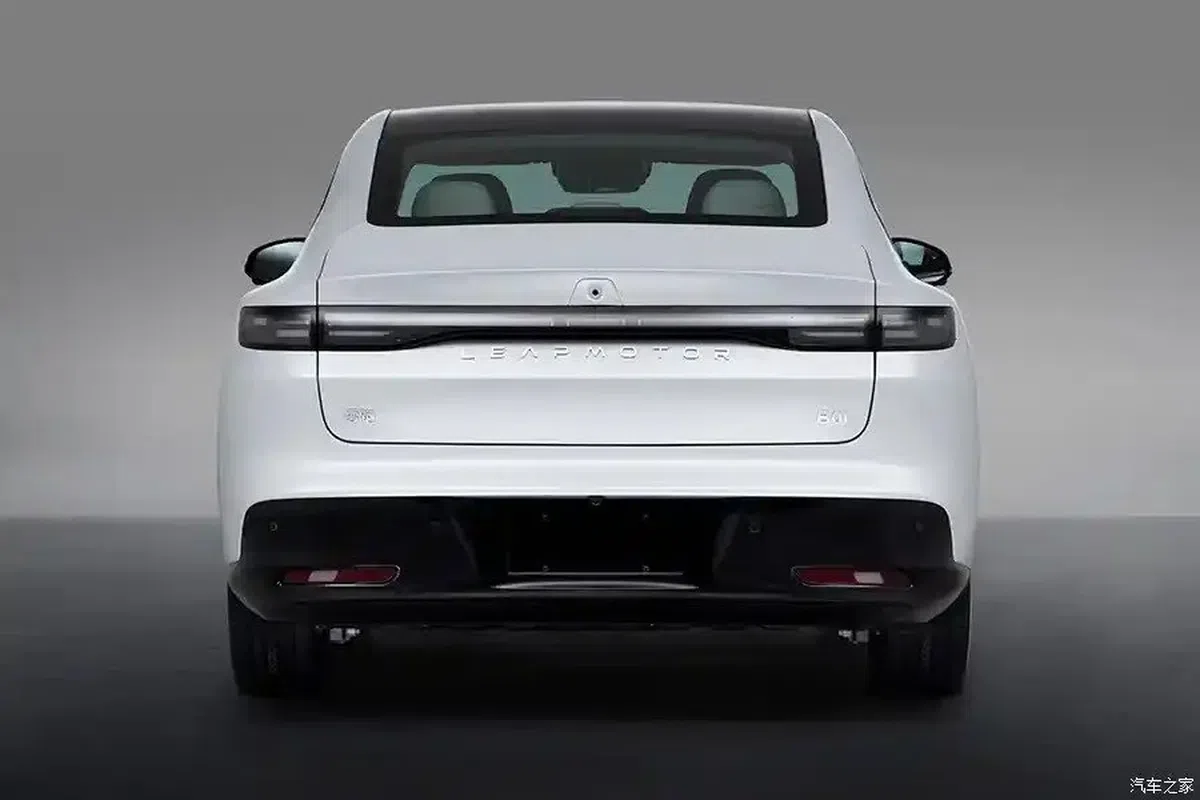 Cum arată modelul B01, primul sedan electric din catalogul Leapmotor